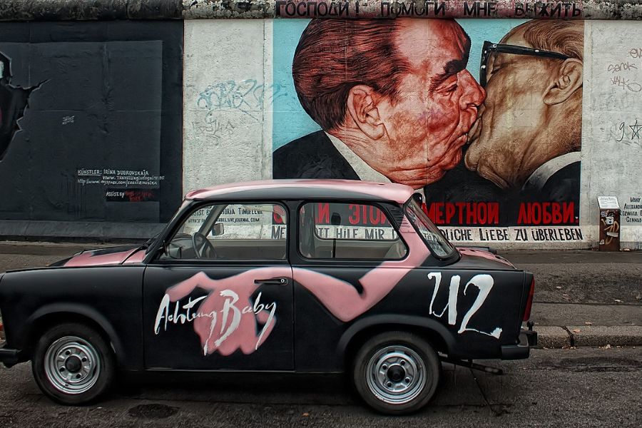 2 days in Berlin Itinerary The Kiss