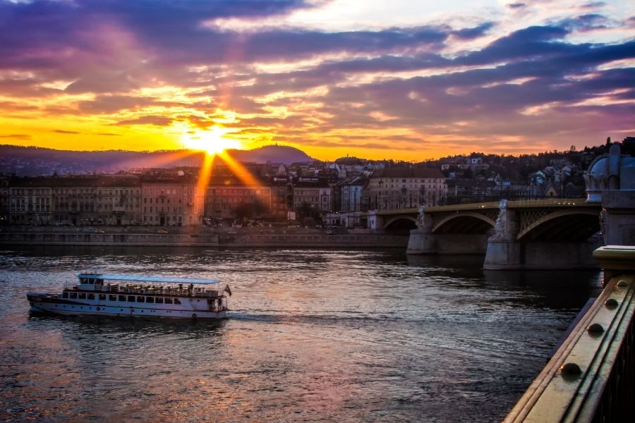 2 days in Budapest Itinerary Evening River Cruise