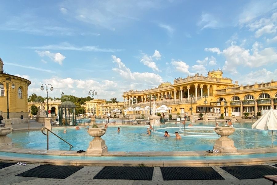 2 days in Budapest Itinerary Széchenyi Thermal Bath