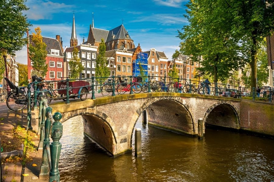 3 day itinerary for Amsterdam canal bikes
