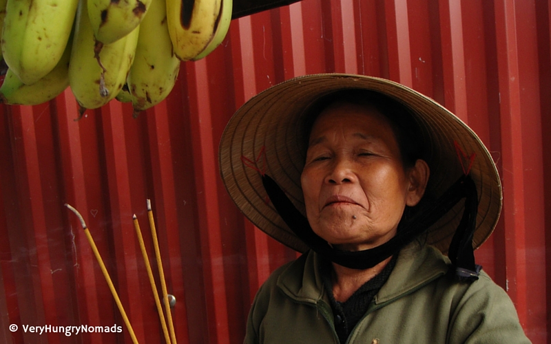 Vietnamese fruit seller in Hanoi - People we meet travelling