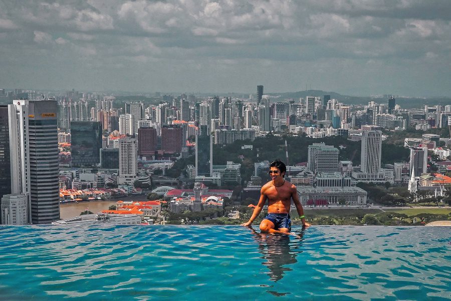 7 Reasons to travel to Singapore infinity pool