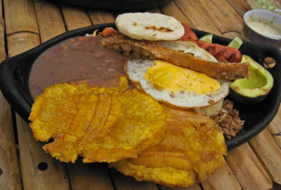 food from colombia Bandeja Paisa
