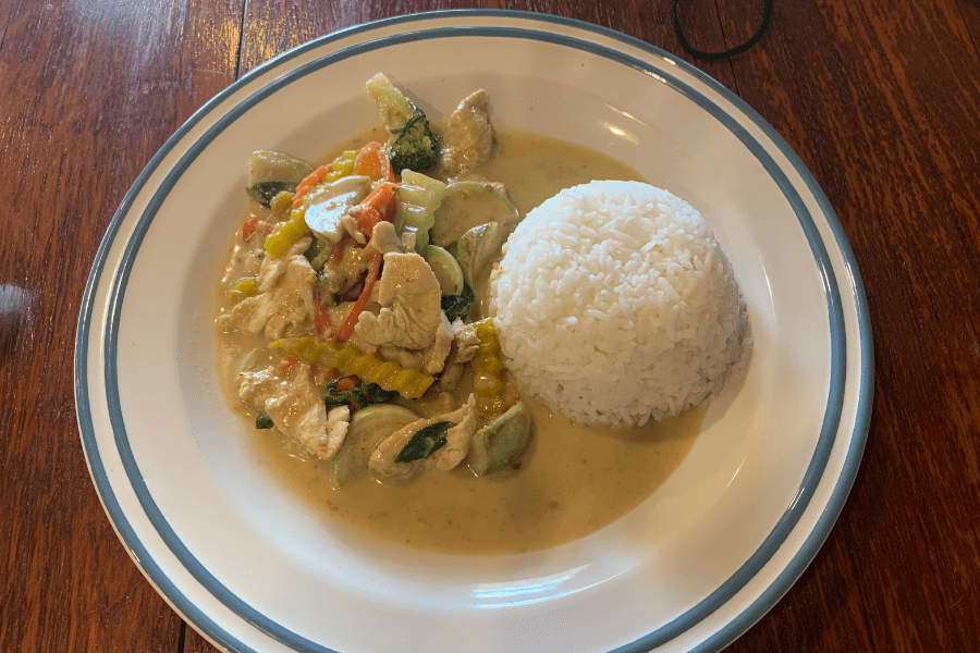 Best Chiang Mai restaurants Aroy Dee green curry