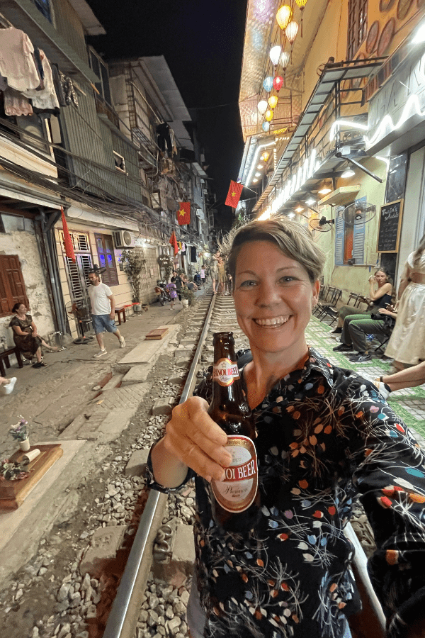 Best Food Tour in Hanoi - Rach beer train street