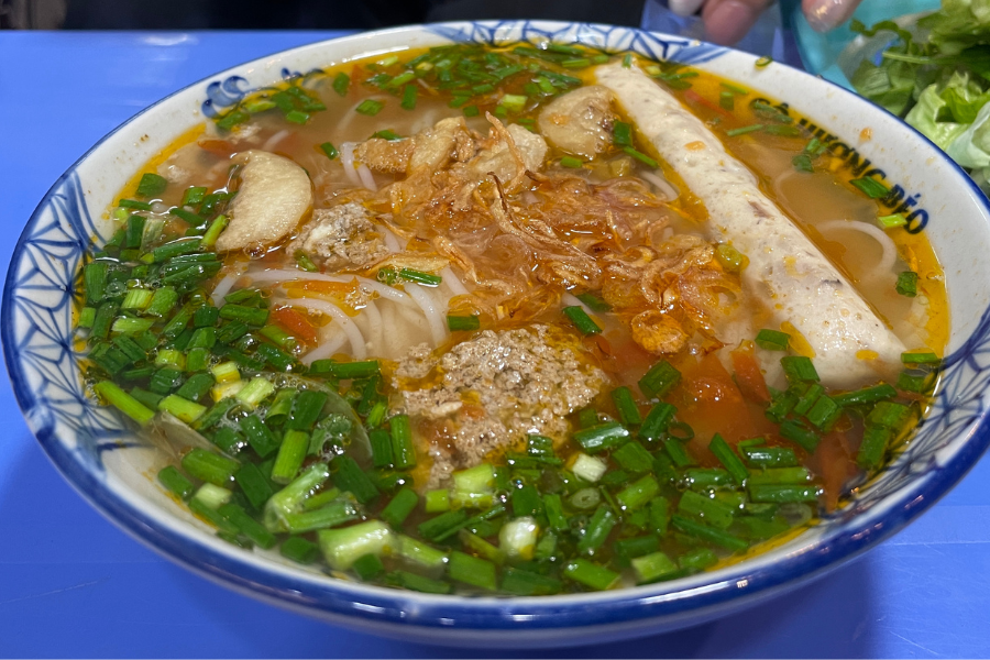 Best Hanoi Restaurants - Bún Riêu