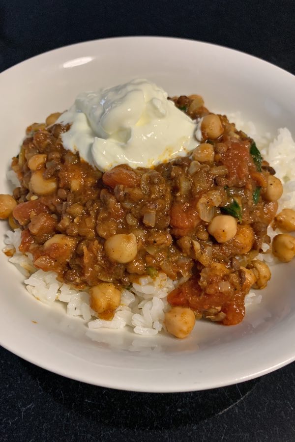cheap and easy meals for travellers- easy chickpea curry recipe