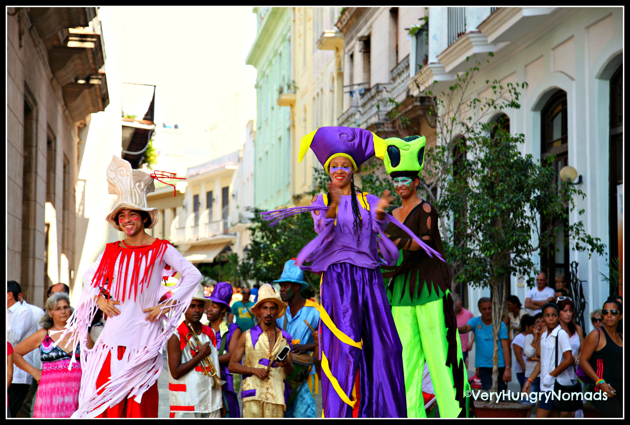 10 Photos of Cuba - Entertainment in the streets