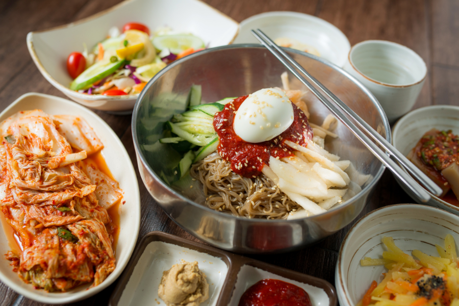 Food in North Korea cold noodles Naengmyeon