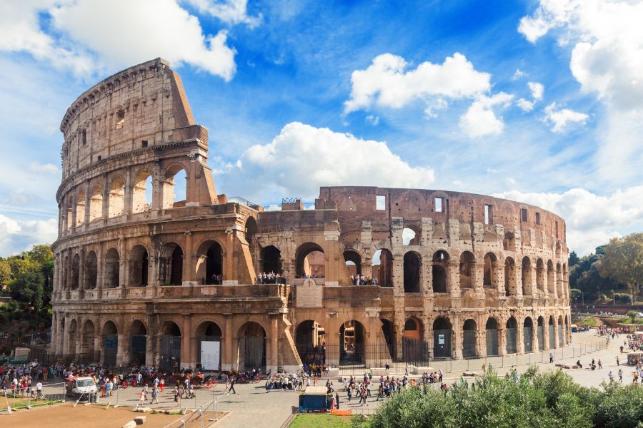 Historical Places in the world The Colosseum, Rome, Italy
