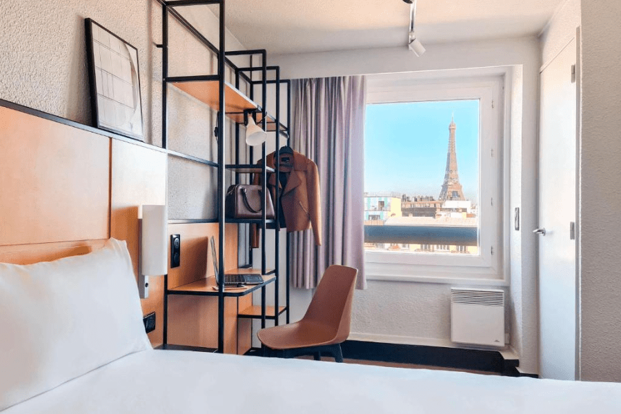 Hotels With A View Of The Eiffel Tower In Paris - Ibis Paris Tour Eiffel 