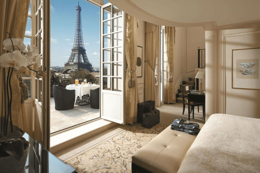 Hotels With A View Of The Eiffel Tower In Paris - Shangri-La Paris