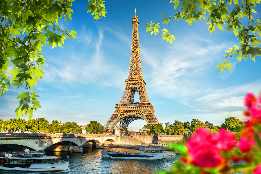 Hotels With A View Of The Eiffel Tower In Paris - Eiffel Tower