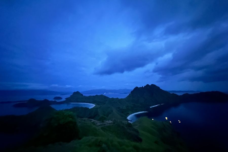 komodo island indonesia padar island before sunrise