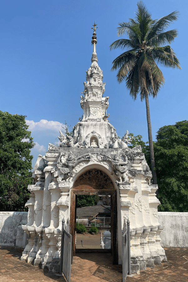 Things to Do in Lampang Thailand - Exploring temples