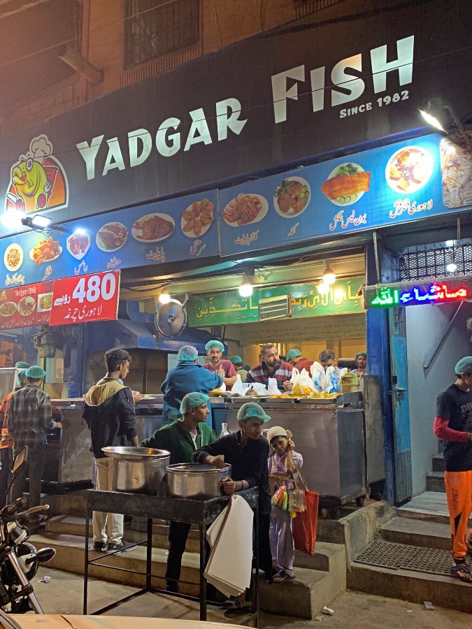 best food tour in karachi - fresh fish meal in karachi