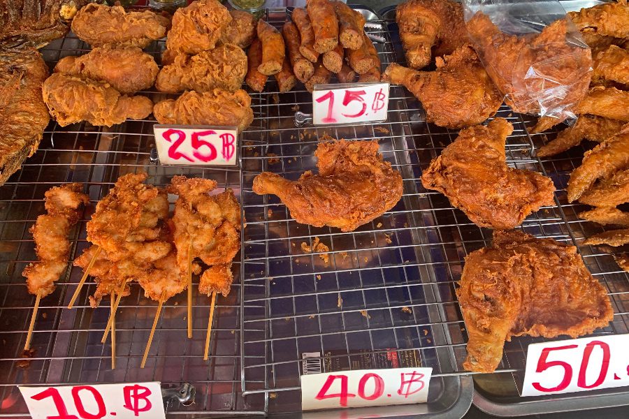 best Chiang mai restaurants fried chicken gai tod stand