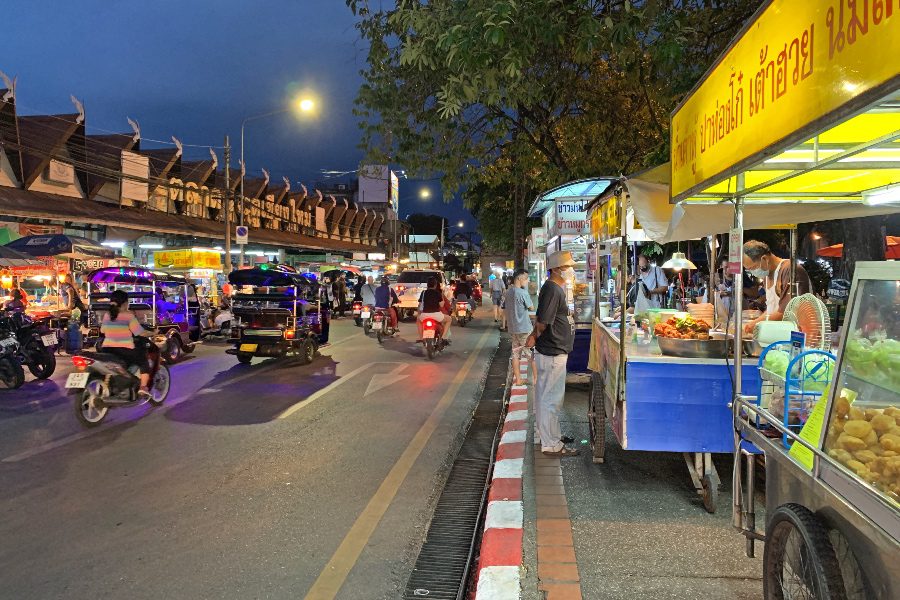 best chiang mai restaurants outside at Chang Mai Gate night market