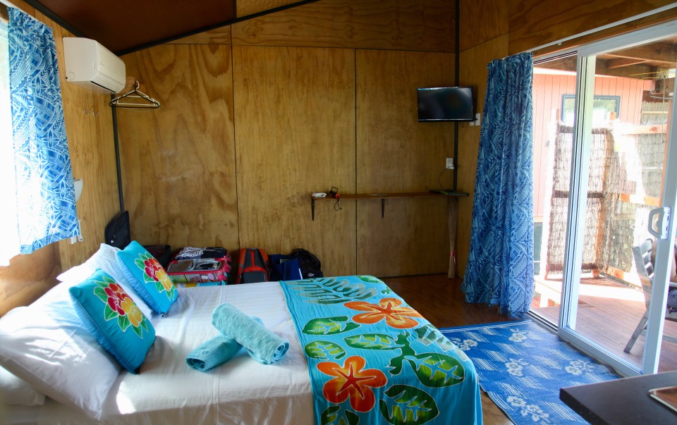 cook islands on a budget best accommodation