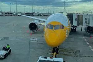 fly with scoot airplane