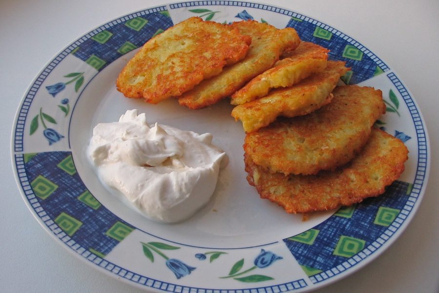 food in Ukraine Deruny potato pancakes