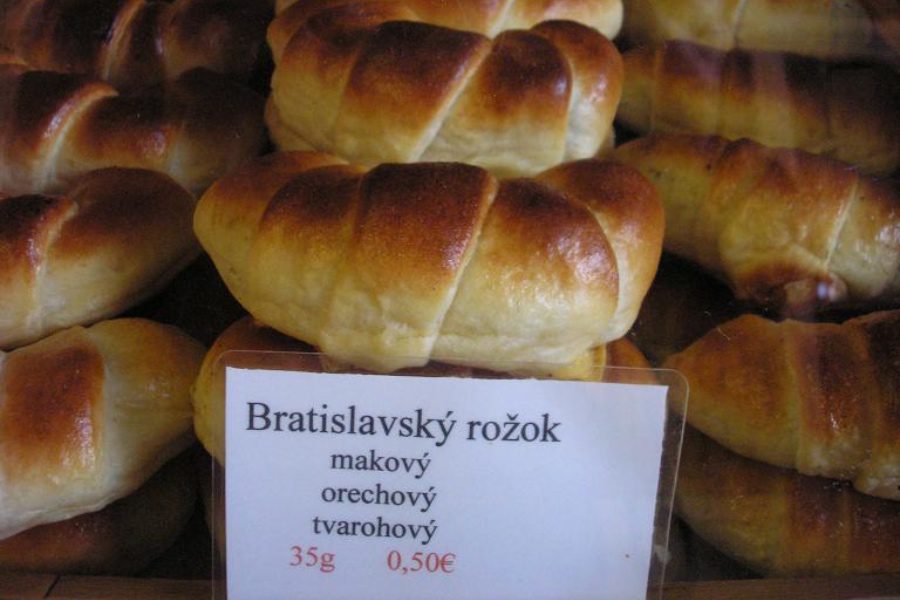 food in slovakia Bratislavský rožok