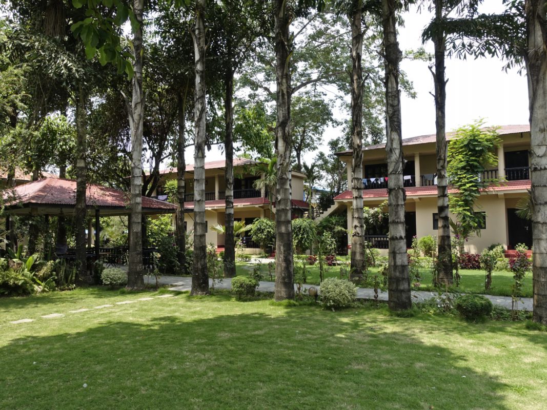 hotel parkland chitwan national park