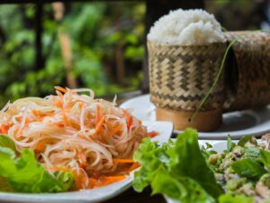 Sticky rice papaya salad - Popular foods from Laos