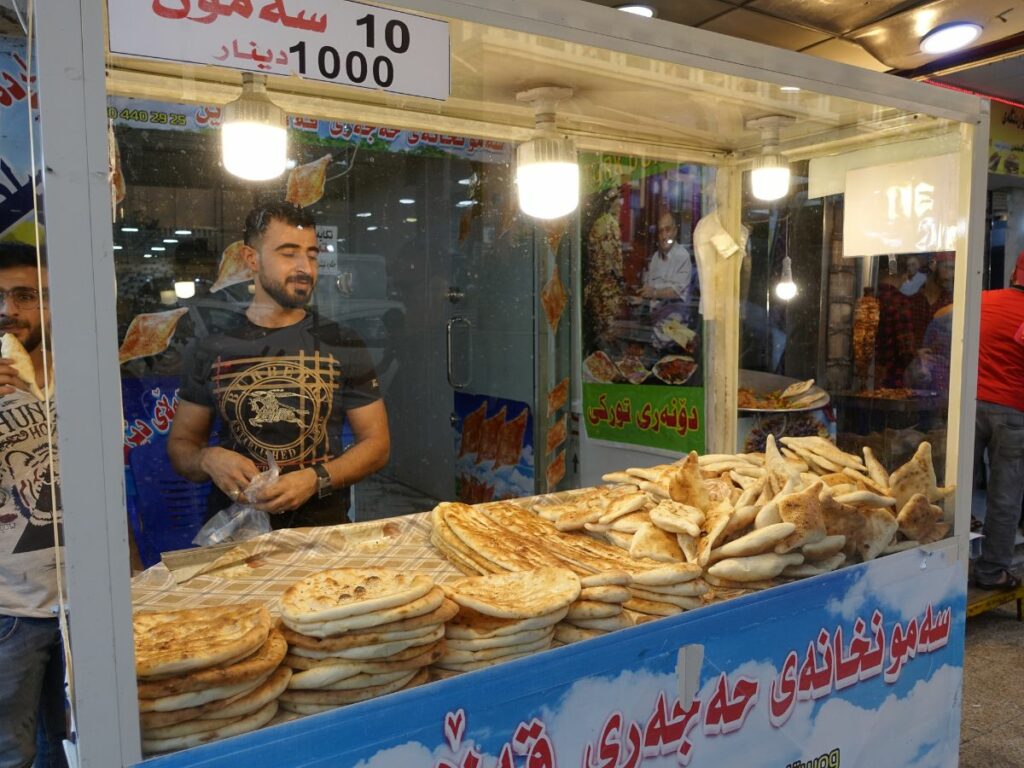 samoon Iraqi bread vendor